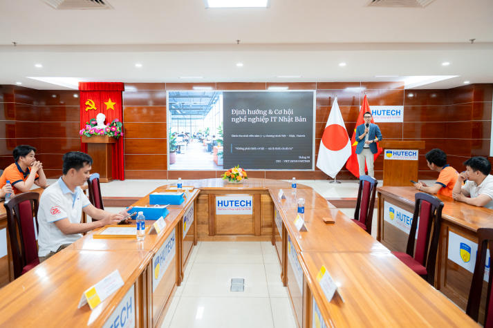 Sinh viên VJIT luyện bí kíp phỏng vấn, sẵn sàng nắm bắt cơ hội tại HUTECH IT OPEN DAY 2026 54