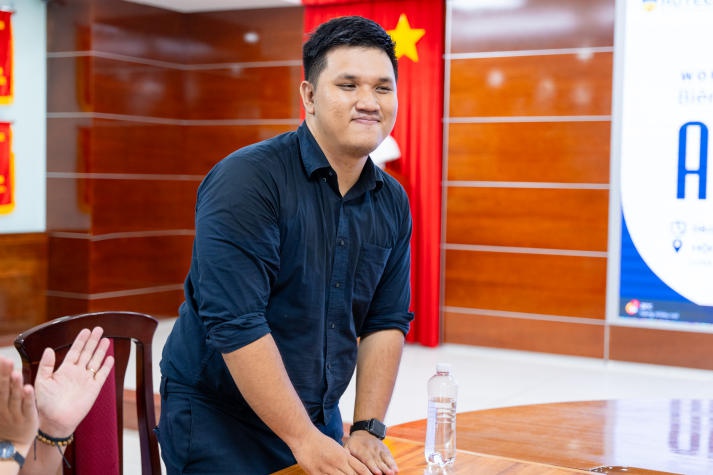 Sinh viên ngành Quan hệ công chúng HUTECH khám phá những bí mật về nghề biên tập viên 10