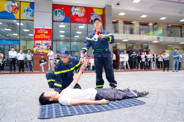 [Video] Đội CC&CNCH KV16 tăng cường giáo dục pháp luật và kỹ năng ứng phó hỏa hoạn 100