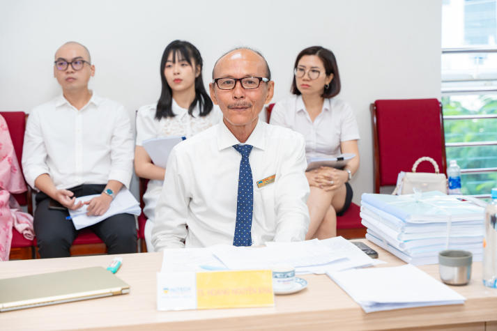 Nhiều giải pháp quản trị thực tiễn được trình bày tại buổi bảo vệ luận văn/đề án Thạc sĩ Quản trị kinh doanh 26