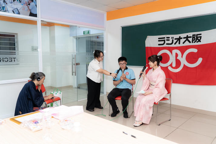 Sinh viên VJIT “đọc vị” văn hóa giao tiếp Nhật Bản cùng MC Đài phát thanh Osaka (Nhật Bản) 107