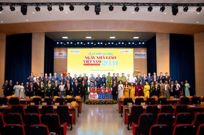 [Video] HUTECH long trọng công bố xếp hạng QS Ranking trong dịp Tri ân Nhà giáo 20/11 222
