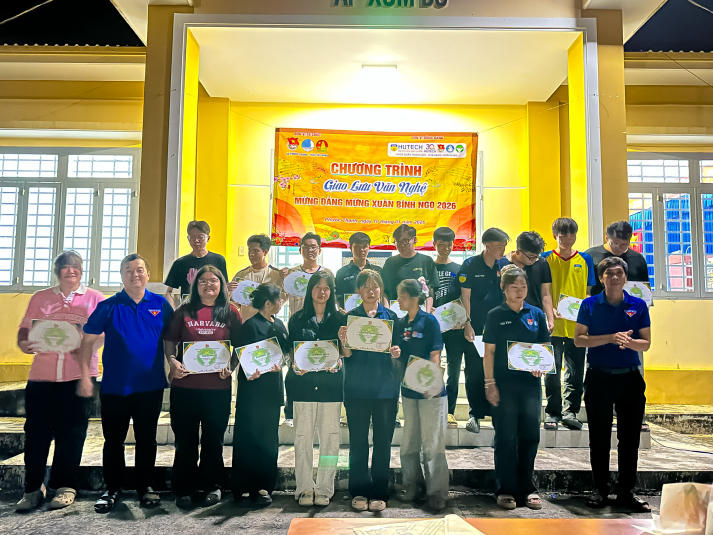 Tuổi trẻ Khoa Quản trị Du lịch - Nhà hàng - Khách sạn mang xuân đến vùng đất nghĩa tình 99