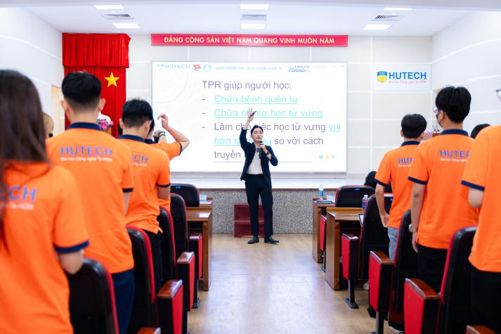 Sinh viên Khoa Marketing - Kinh doanh quốc tế HUTECH tích lũy tips học tiếng Anh xịn 94