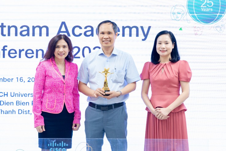 Khoa Công nghệ thông tin HUTECH tổ chức Hội nghị thường niên chương trình Học viện mạng Cisco Vietnam Academy Conference 2022 53