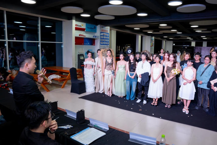 [Video] Chiêm ngưỡng loạt đồ án trang phục Dạ hội - Lễ hội đầy ấn tượng của sinh viên ngành Thiết kế thời trang 93