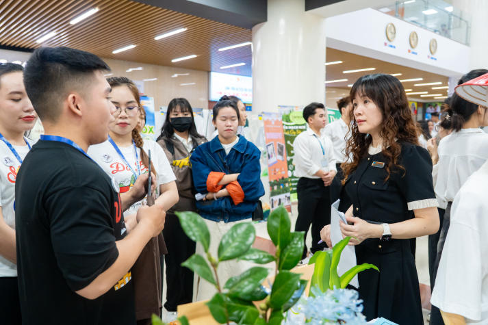 [Video] Khi sinh viên Khoa Quản trị Kinh doanh trở thành “nhà sáng tạo xanh” 157