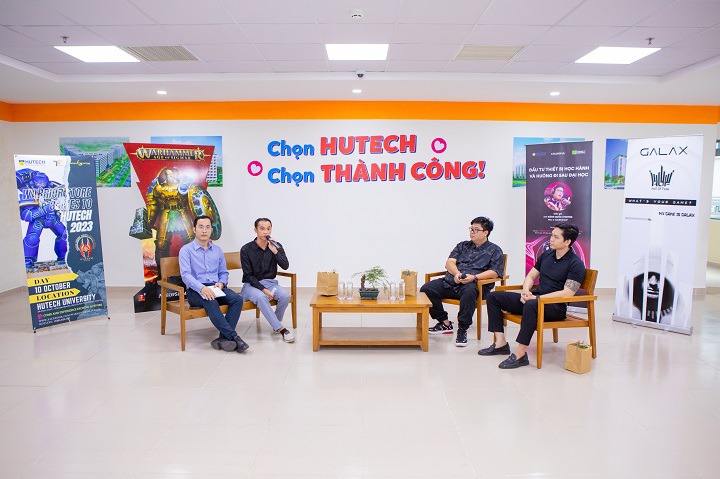 Tân sinh viên Khoa Truyền thông & Thiết kế được chuyên gia tư vấn thiết bị học tập và trải nghiệm công nghệ 10