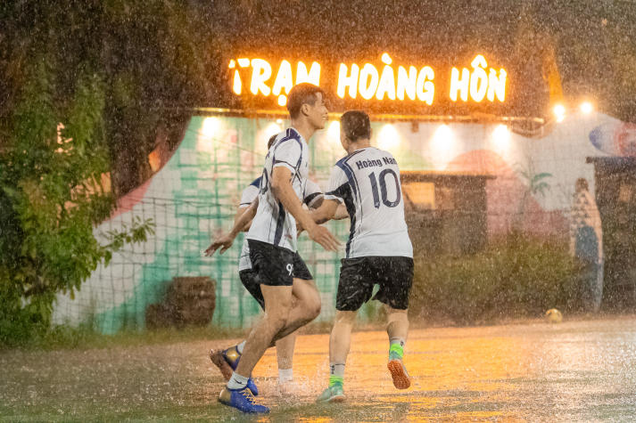 [Hội thao CB-GV-NV 2026] Mưa lớn không hạ nhiệt hai trận cầu 12 bàn thắng 33