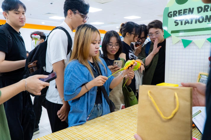 Nurture the Nature - Góp quỹ cây xanh, nhận lại trong lành cùng HUTECH-ers 85