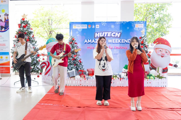 Sinh viên HUTECH chìm đắm trong những giai điệu giáng sinh và trò chơi sôi nổi tại Amazing Weekend tháng 12 37