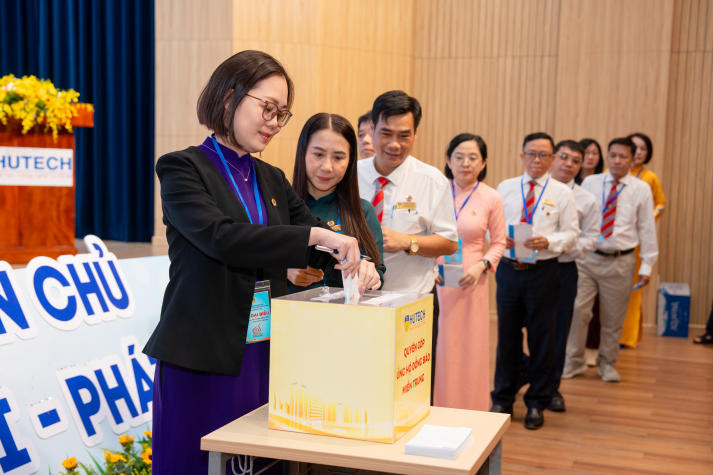 Đại hội Công đoàn HUTECH khóa XI, nhiệm kỳ 2025-2030: Khát vọng đổi mới, hướng đến tổ chức vững mạnh 313