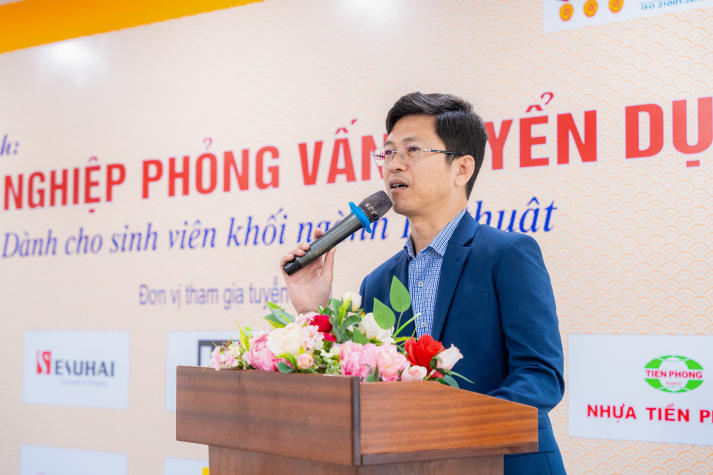 Sinh viên Viện Kỹ thuật tham gia phỏng vấn cùng doanh nghiệp ngay tại HUTECH 15