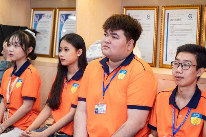 Tập huấn Ban cán sự khóa 2025: Rèn kỹ năng, khẳng định bản lĩnh thủ lĩnh sinh viên HUTECH 92