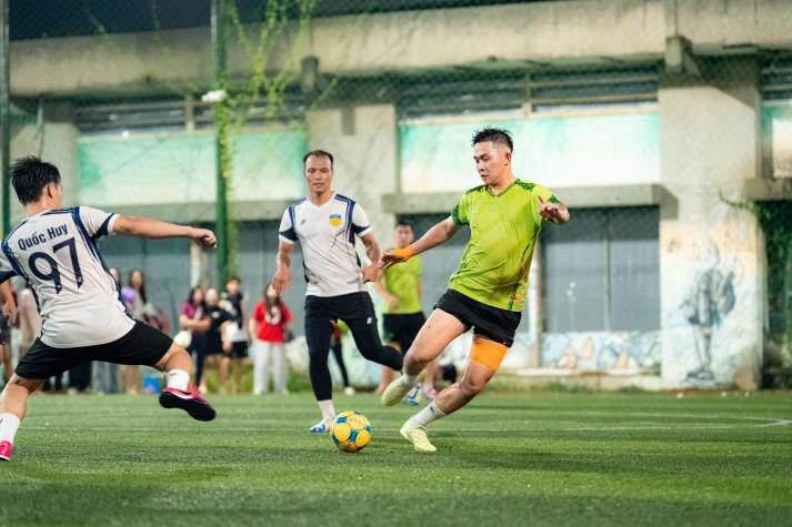 [Hội thao CB-GV-NV 2026] Tuyển sinh - Truyền thông - Marketing lên ngôi vô địch Bóng đá nam 34