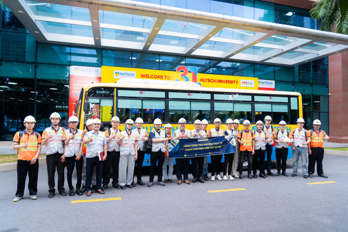 Sinh viên Khoa Xây dựng học cách tổ chức thi công tại Dự án Nhà Văn hóa Thanh niên TP.HCM 11
