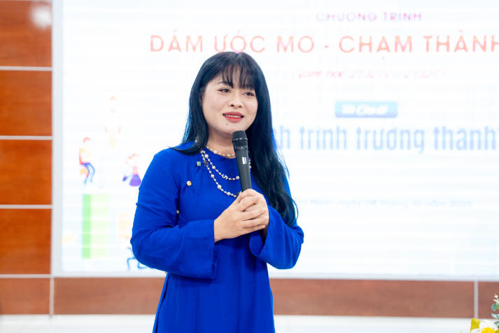 HUTECH trao học bổng “Dám ước mơ - Chạm thành công”, tiếp sức sinh viên vươn lên năm học 2025-2026 220