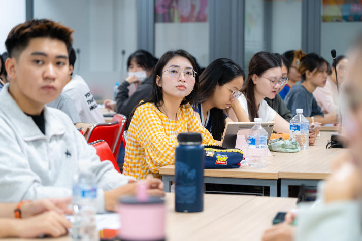 Cội rễ văn minh từ tinh thần gắn kết: Bài học GS. Yoo Kwon Jong chia sẻ với sinh viên 34