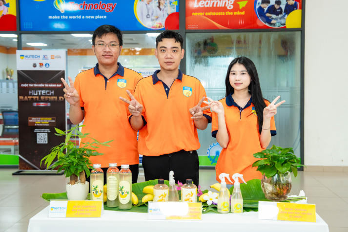 [Video] Sinh viên Viện Khoa học Ứng dụng trình làng dự án, săn việc tại Ngày hội kết nối doanh nghiệp 2025 33