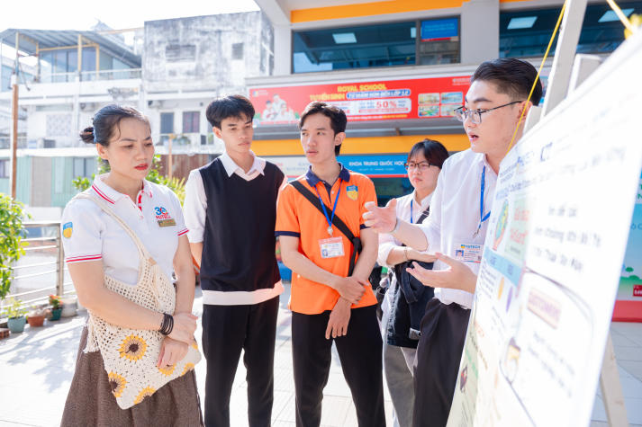 Bí quyết giúp sinh viên HUTECH tự tin truyền đạt ý tưởng, làm chủ sân khấu 39