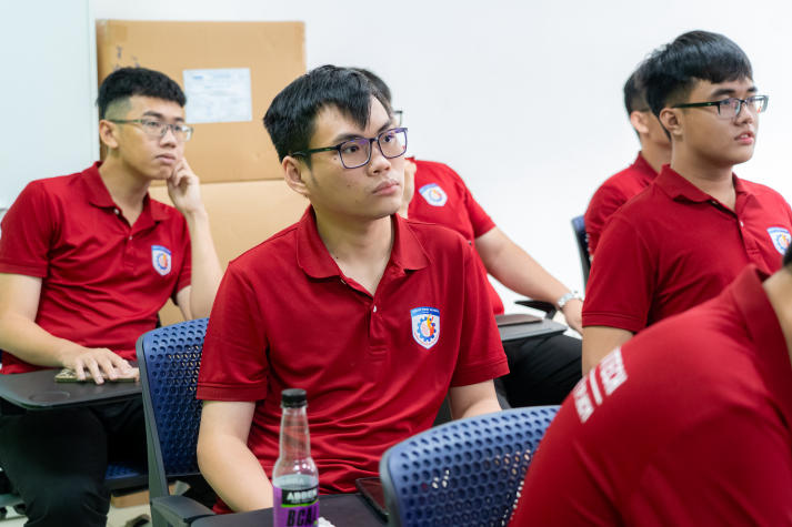 Sinh viên Viện Kỹ thuật trải nghiệm mô hình sản xuất thực phẩm - đồ uống hiện đại tại Uniben 35