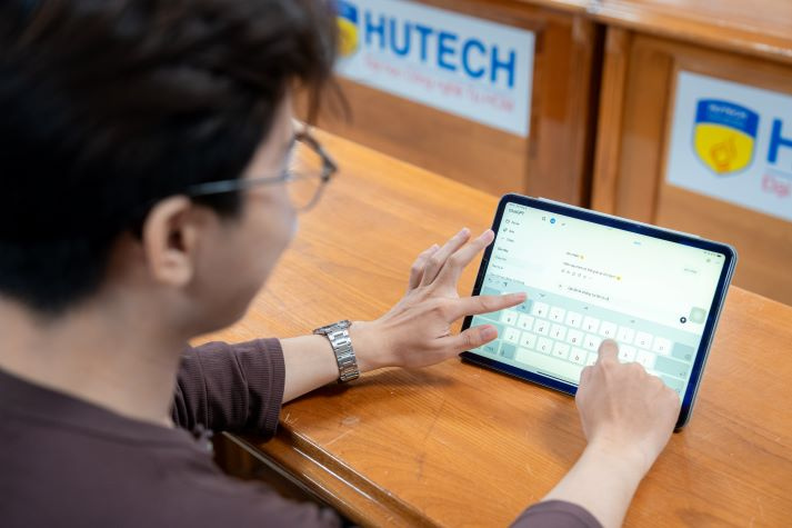 Ứng dụng AI trong học tập, nghiên cứu khoa học và phát triển bản thân cùng sinh viên Khoa Dược 49