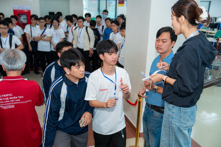 Nhiều tài năng công nghệ trẻ trong và ngoài nước đến HUTECH, đăng ký nhập cuộc Kỳ thi OLP, OlpAI, Procon, ICPC 2025 29