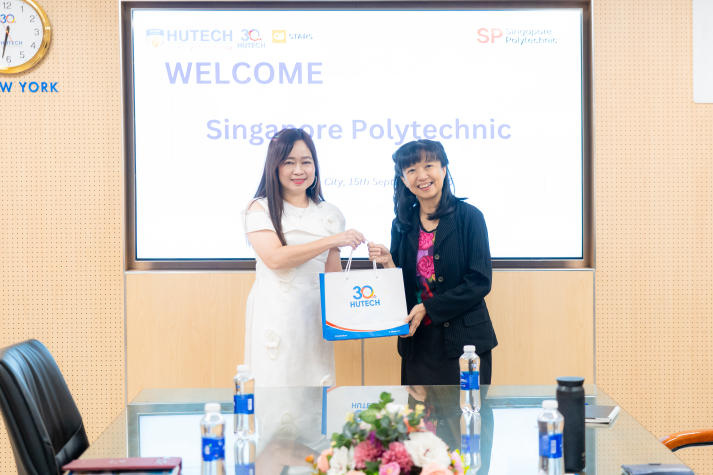 From Learning Express to international internships: HUTECH and Singapore Polytechnic expand educational collaboration 77