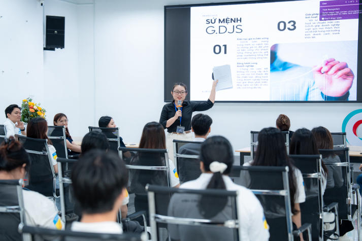 [Video] Tham quan G.DJS, sinh viên VJIT tìm hiểu môi trường làm việc của lĩnh vực truyền thông số 34