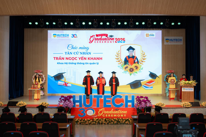 Người đẹp Hoa hậu Hoàn vũ Việt Nam 2015 truyền cảm hứng trong Lễ tốt nghiệp HUTECH 103