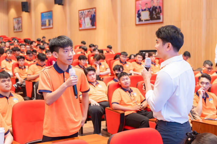 Tân sinh viên I-HUTECH định hình lộ trình tiếng Anh ngay từ những ngày đầu 77