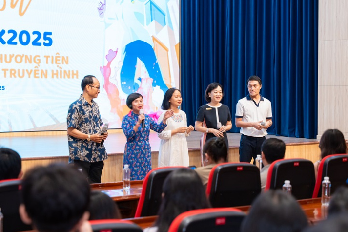 Đạo diễn Phạm Thiên Ân truyền cảm hứng tại lễ chào đón tân binh Truyền thông - Điện ảnh 50