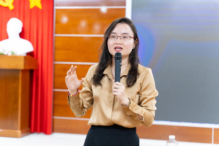 Sinh viên Viện Đào tạo Quốc tế tìm hiểu thuật ngữ Online to Offline (O2O) trong Marketing 49