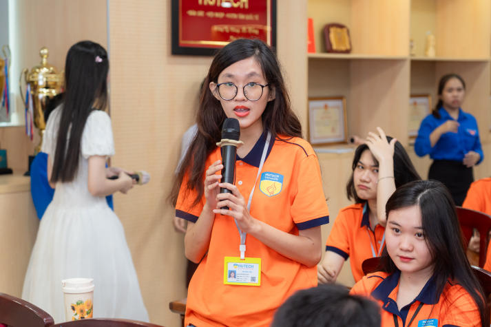 Tân binh Viện Khoa học Ứng dụng học hỏi từ đàn anh, sẵn sàng chinh phục giảng đường đại học 78