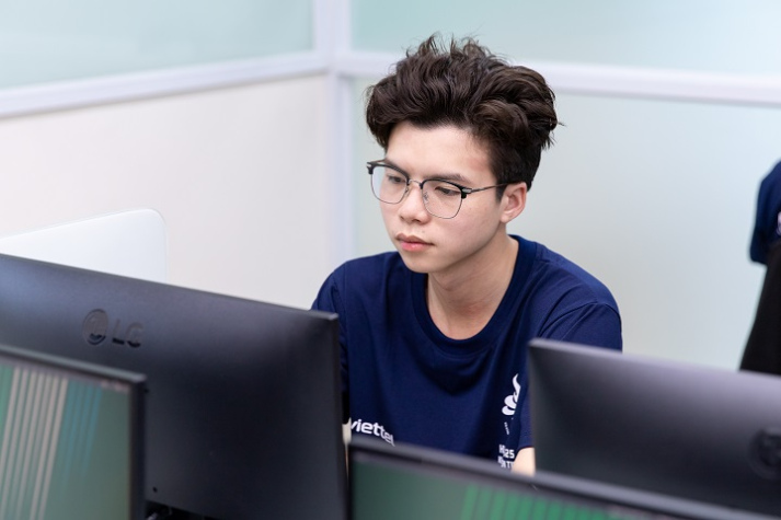 [Ảnh] Gần 1000 thí sinh bước vào chuỗi thử thách công nghệ tại OLP’25, OlpAI’25, Procon’25 và ICPC Asia HCMC 2025 75