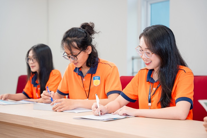 HUTECH thực hiện cam kết ổn định, không tăng học phí cho sinh viên các khóa 2024 trở về trước 49