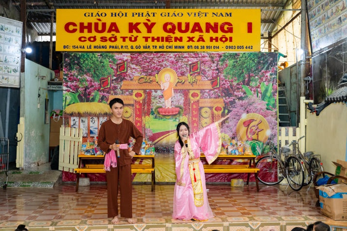 Khoa Thú y - Chăn nuôi mang Trung thu ấm áp đến các em nhỏ tại Chùa Kỳ Quang 2 22