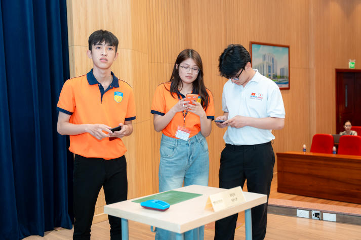 [Video] Sinh viên Khoa Quản trị kinh doanh làm chủ mô hình kinh tế lượng - Bứt phá tư duy, chinh phục tri thức 54