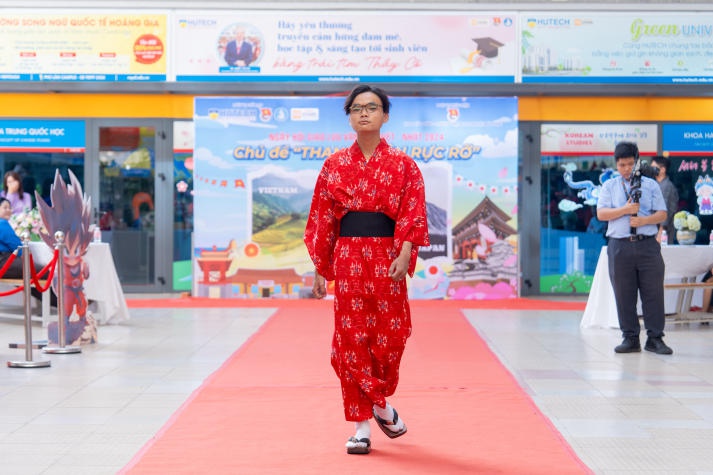 [Video] Sinh viên HUTECH hào hứng trải nghiệm Ngày hội giao lưu văn hóa Việt - Nhật 2024 179