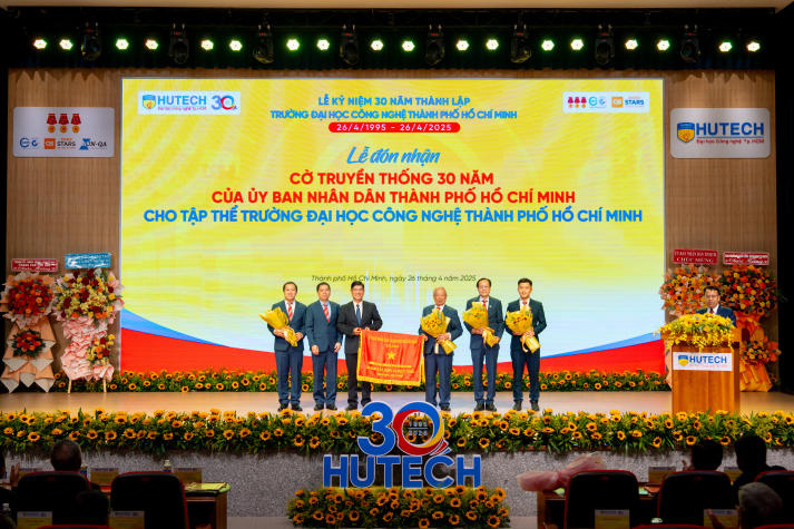 HUTECH long trọng kỷ niệm 30 năm thành lập: Một hành trình, triệu khát vọng bền vững 108