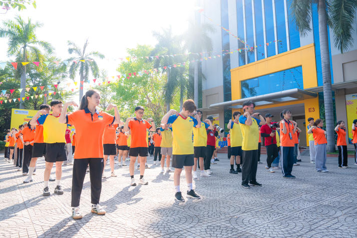 Cùng chạy việt dã, HUTECH-ers lan tỏa tinh thần trẻ trung - năng động - bản lĩnh 29