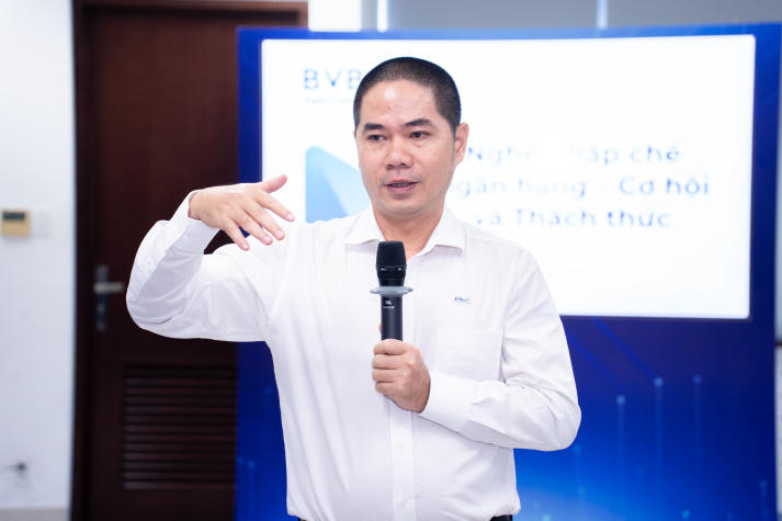 Tham quan thực tế tại Ngân hàng Bản Việt, sinh viên Khoa Luật khám phá cơ hội nghề nghiệp tương lai 34