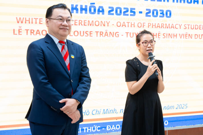 [Video] Dấu ấn đầu đời Blouse trắng: Tân sinh viên Khoa Dược chính thức bước vào hành trình mới 128
