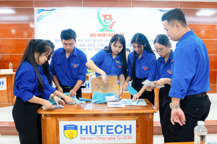 Tuổi trẻ Khoa Quản trị kinh doanh: Nhiệt huyết, sáng tạo trong nhiệm kỳ mới 59