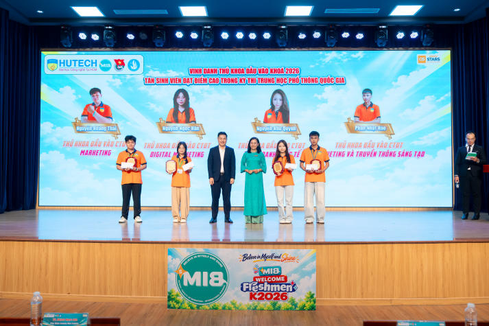 [Video] Tân sinh viên Marketing - Kinh doanh quốc tế mở khóa hành trình tự tin và tỏa sáng 46