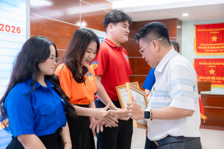 Sinh viên Khoa Tài chính - Thương mại chinh phục Sinh viên 5 tốt từ hành trình hoàn thiện chính mình 108