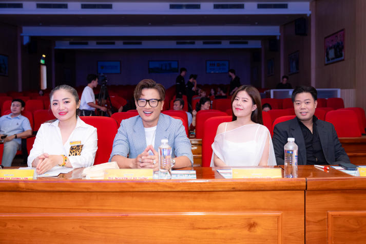 Trình diễn giàu bản sắc, sinh viên Thanh nhạc tỏa sáng trong kỳ thi tốt nghiệp 4