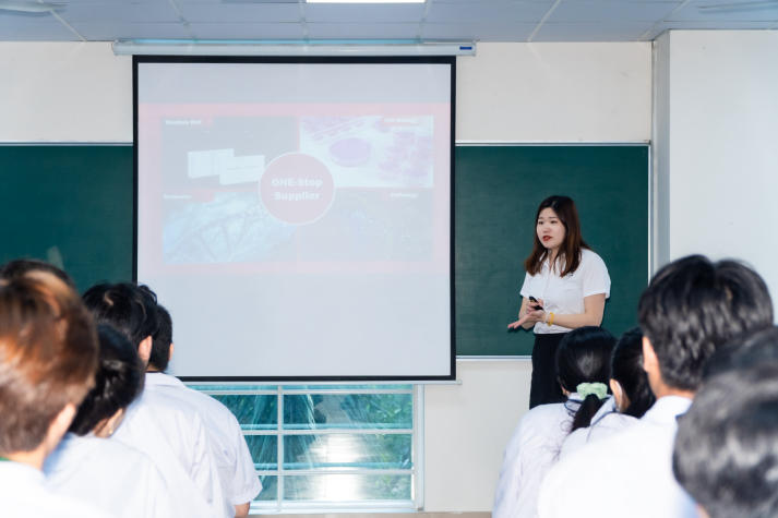 Sinh viên Công nghệ sinh học nâng cao trải nghiệm thực tế công nghệ sinh học phân tử 43