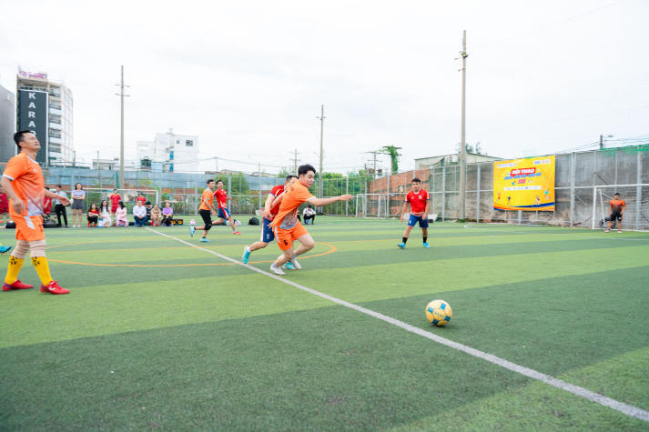 [Hội thao CB-GV-NV HUTECH 2025]: VPT-VPHĐT-P.NS-TT.KĐ-ĐBCL-B.TTr-TT.IT đăng quang ngôi vương Bóng đá nam 83