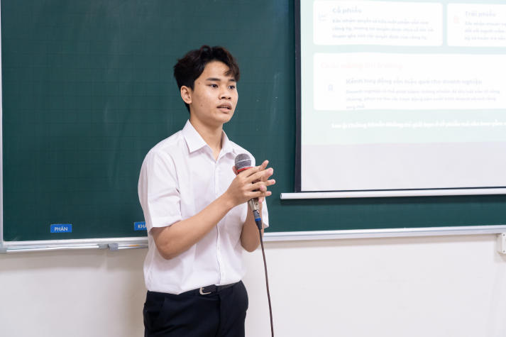 Sinh viên Khoa Tài chính - Thương mại HUTECH "giải mã" cơ hội đầu tư chứng khoán 22